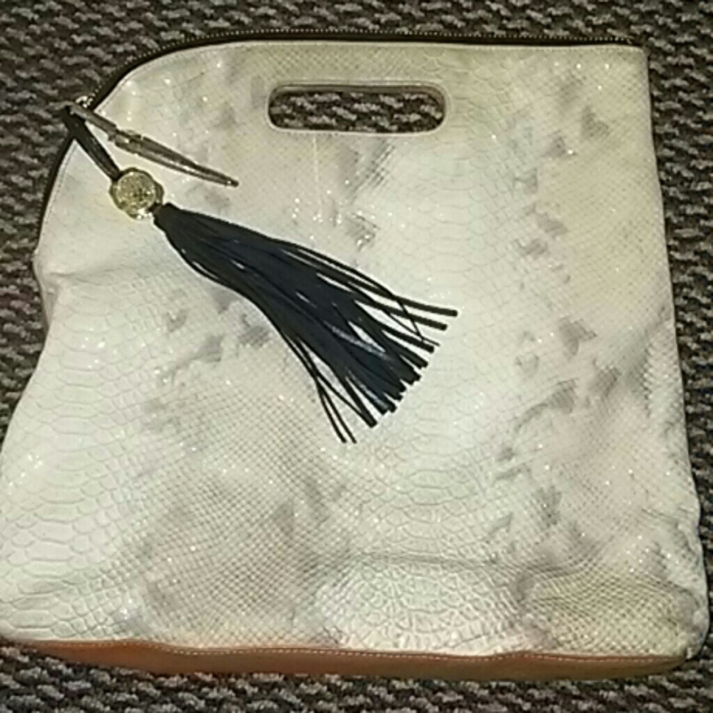 Vinve Camuto handbag